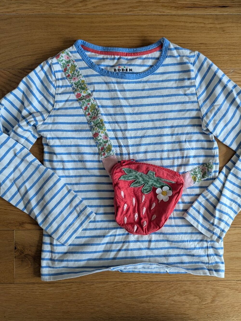SOLD - Mini Boden shirt with applique pocket